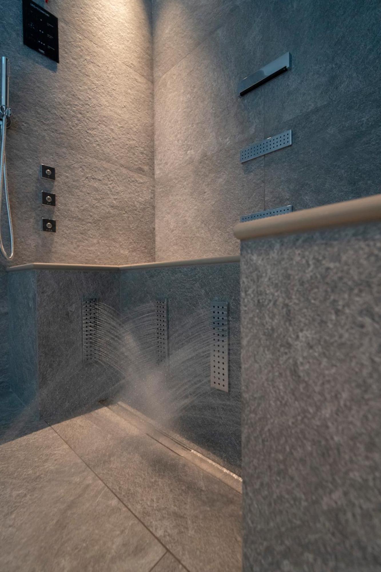 Hotel Alu Mountain Design Бормио Экстерьер фото